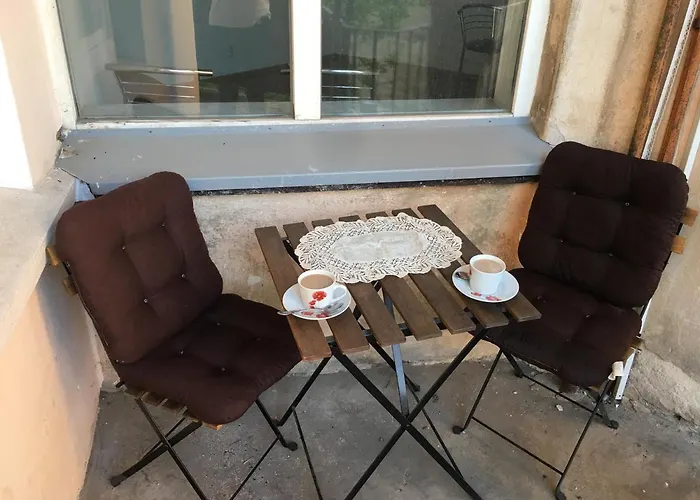 V&o Whitechocolateapt 800 M To Opera Daire Lviv